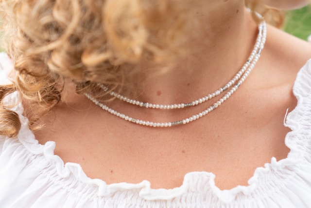 collier Pearlora