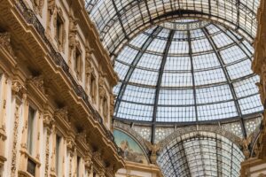 découvrez l'histoire à travers des boutiques emblématiques : plongez dans une expérience de shopping unique où le passé rencontre le présent, entre patrimoine et découvertes.