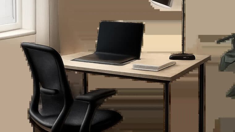 Un bureau compact de 100 cm aménagé dans un coin de pièce lumineux et fonctionnel. L’ensemble illustre une solution pratique et ergonomique pour la rentrée.